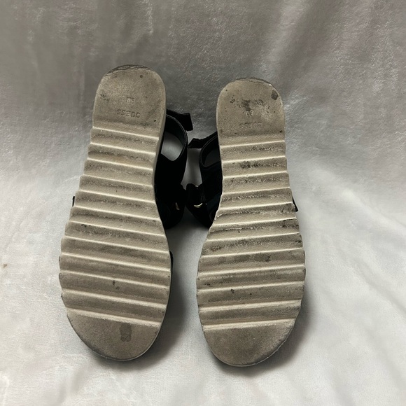 Women’s guess black & white strap platform sandals size 8 - Picture 6 of 7